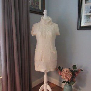 RUE 21 SHORT-SLEEVE KNIT DRESS ; OFF-WHITE